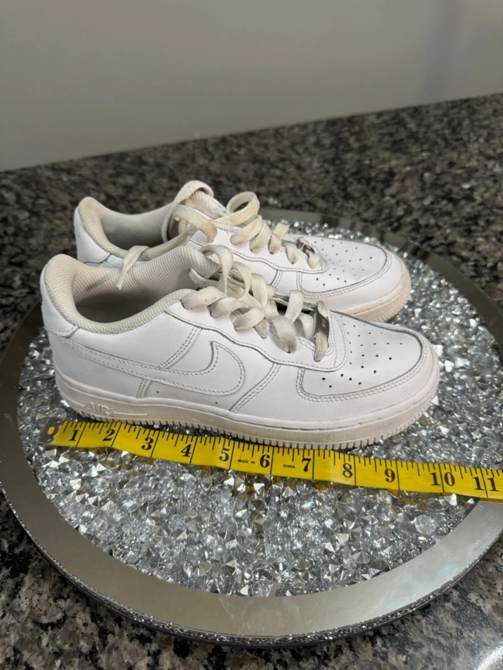 Nike Air Force 1 Big Girl White Low-Top Leather Sneakers EUC 4.5Y
